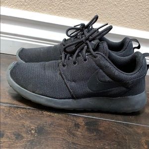 All Black Nike Roche Ones